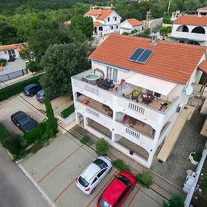 Ruzica Appartamento Pinezići