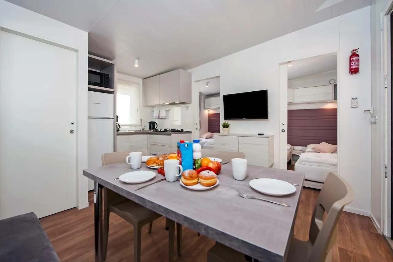 Parco vacanze Campsite Puntica Mobile Homes Mediteran Kamp Funtana